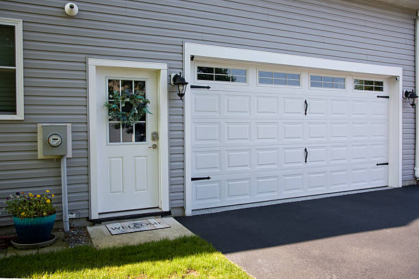24/7 Emergency Garage Door Panel Replacement experts in Irion County County, TX